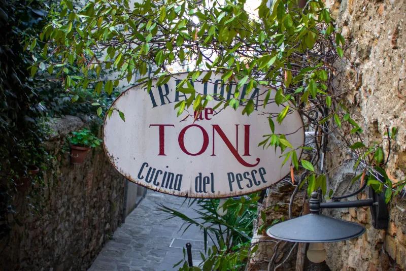 Dove mangiano davvero gli italiani: la mappa non ufficiale delle osterie che non trovi su Google